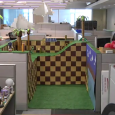 Une blague geek et fun entre collègues ! Chez Sega, quand on rentre de vacances, ce n’est pas plein de paperasse qu’on retrouve le bureau, mais décoré d’un beau layout geek et old-school. De quoi faire plaisir !...