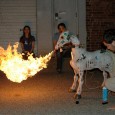 WTF : un poney mécanique qui crache du feu ! Qui a dit que les poneys étaient de gentilles petites bêtes qui gambadaient sur des arcs-en-ciel ? Pour casser le mythe, un groupe de néo-punks à crête rose a décidé...