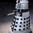 Quand Doctor Who rencontre Portal… Ca donne un Dalek version Aperture… Imaginez cet alien, déjà perfide à la base, avec la voix de GLaDOS ! Ca fait froid dans le dos, non ? Via Kotaku
