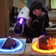 Dans le genre gâteau aussi impressionnant qu’appétissant, ce double cake Portal arrive dans le top du top. On dirait vraiment un gâteau physiquement coincé entre deux portails. Enfin, on aurait...