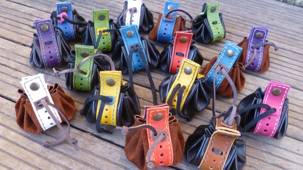 Des bourses. Pour ceux qui auraient eu l'esprit mal placé.