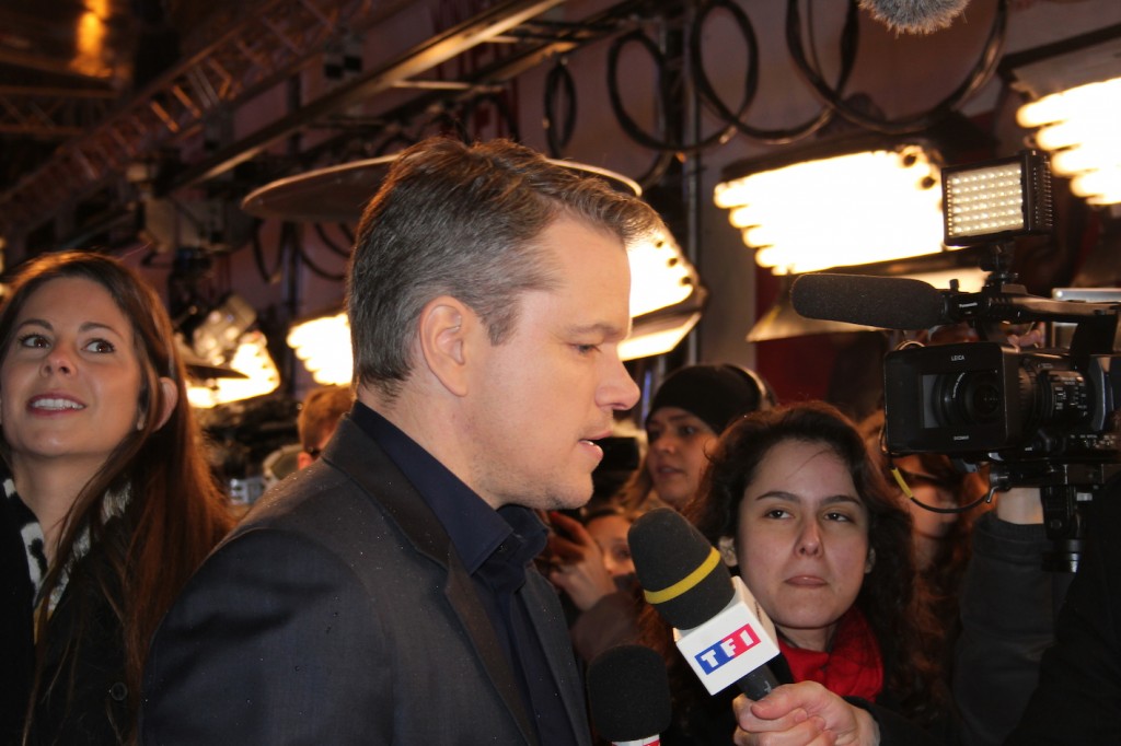 Matt Damon, devant une journaliste qui s'en lèche les babines...